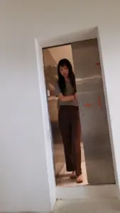 精品厕拍《美女靓妹篇》（小美女大号）