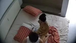 9-5流出酒店偷拍❤️艺术学院极品舞蹈女生和排骨男入住迫不及待干一炮